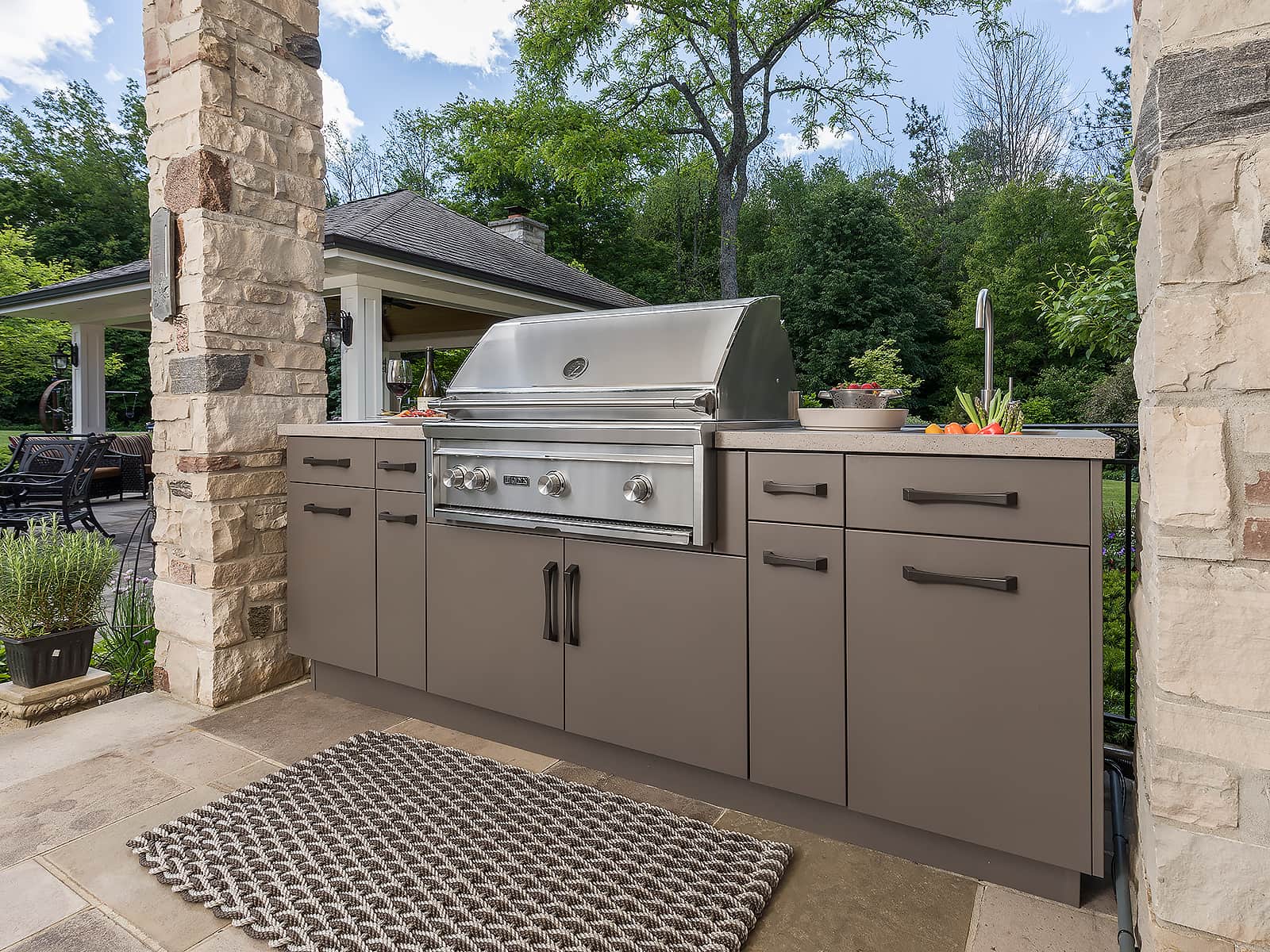 simple outdoor kitchen